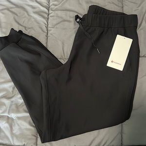 NWT Lululemon On the Fly Jogger